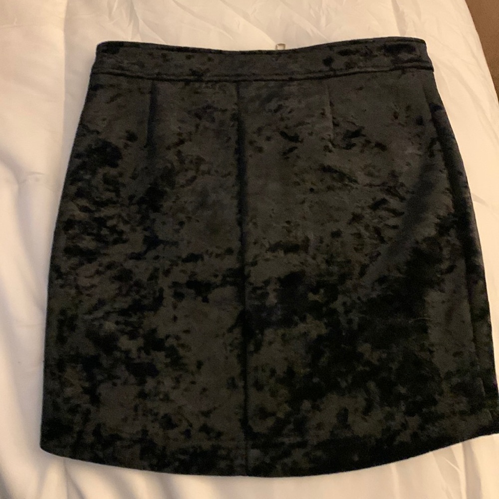Forever 21 black velvet mini skirt
